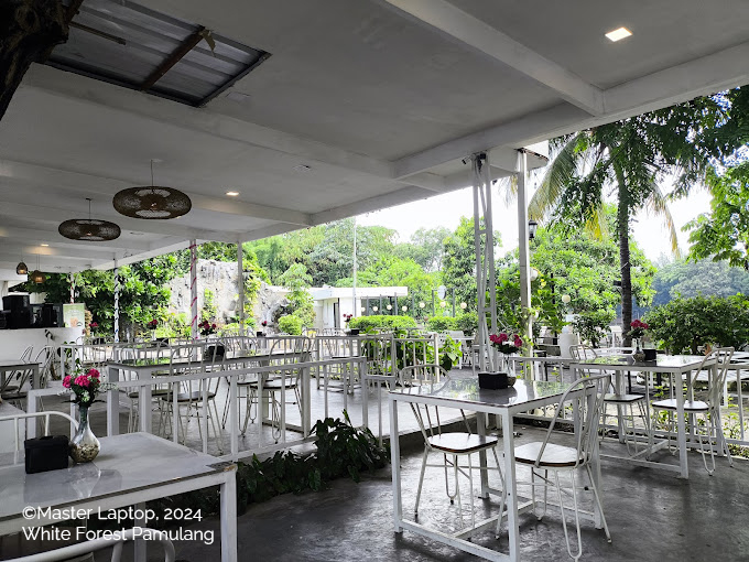 White Forest Pamulang Main Image